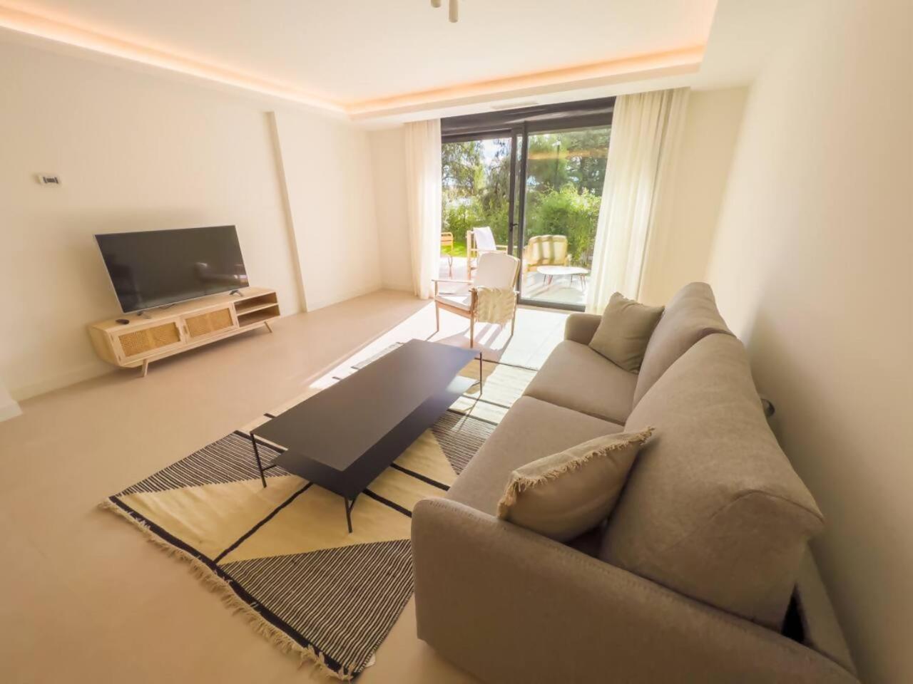 Bajo Con Jardin En La Milla De Oro Daire Marbella Dış mekan fotoğraf