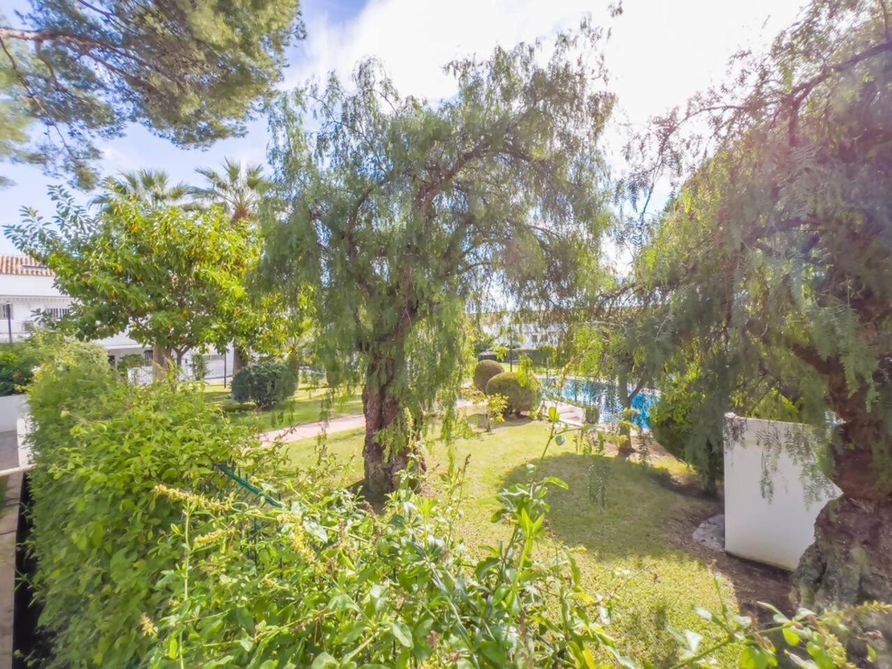 Bajo Con Jardin En La Milla De Oro Daire Marbella Dış mekan fotoğraf