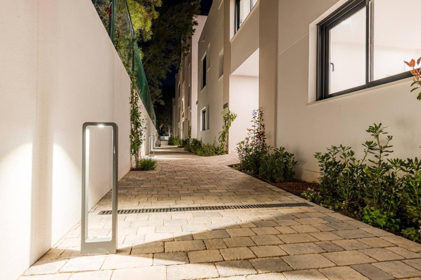 Bajo Con Jardin En La Milla De Oro Daire Marbella Dış mekan fotoğraf