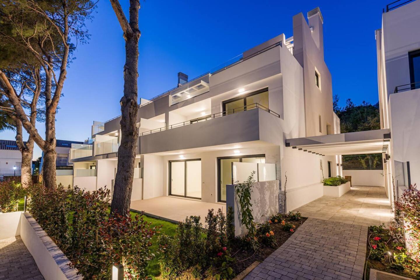 Bajo Con Jardin En La Milla De Oro Daire Marbella Dış mekan fotoğraf